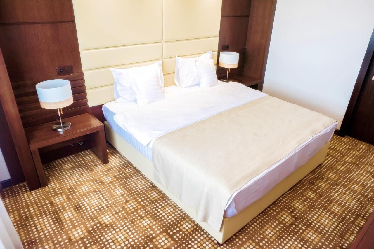 Hotel Bucovina 수체아바 외부 사진